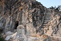 Cette cavité et ces marches entaillent le sommet d'un promontoire rocheux déjà utilisé comme sanctuaire par les Thraces (environs de Madjarovo, Rhodopes de l'est, Bulgarie). Bulgarie 
 Madjarovo 
 Madzharovo 
 Rhodopes 
 Thraces 
 chapelle 
 rupestre 
 troglodyte 
 troglodytique 