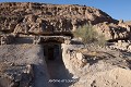 Dans la plupart des cas, c’est une allée creusée dans le tuf tendre qui conduit à l’entrée des maisons ; village de Meymand (province de Kerman, Iran). Iran 
 Maymand 
 Meymand 
 UNESCO 
 creusé 
 grotte 
 habitat 
 patrimoine mondial 
 plateau iranien 
 province de Kerman 
 troglodyte 
 troglodytique 
 tuf volcanique 