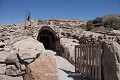 Fondée en 1824, la mosquée est également creusée dans le tuf volcanique ; village de Meymand (province de Kerman, Iran). Iran 
 Maymand 
 Meymand 
 Mosquée 
 UNESCO 
 creusé 
 grotte 
 habitat 
 patrimoine mondial 
 plateau iranien 
 province de Kerman 
 troglodyte 
 troglodytique 
 tuf volcanique 