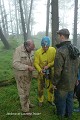 C’est notre collègue James P. McCarthy qui nous a guidés autour de Cork. Après son incursion dans le  souterrain établi à l’intérieur du « ringfort », Laurent a montré à James les images qu’il avait réalisées des galeries construites à l’aide de blocs verticaux soutenant de larges dalles de couverture ; comté de Cork (Irlande), juillet 2012. Irlande 
 Moyen Age 
 coulisses 
 fortification 
 souterrain 
 souterrain-refuge 