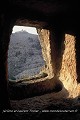 Vue depuis une salle des Covetes dels Moros (Bocairent, Province de Valence, Espagne). Bocairent 
 Espagne 
 Valence 
 cluzeau de falaise 
 covetes 
 cueva 
 grotte 
 souterrain 