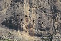 Perçant la falaise du Barranco de Ontinyent , les fenêtres de El Dolçainer (Bocairent, Province de Valence, Espagne). Bocairent 
 Espagne 
 cluzeau de falaise 
 covetes 
 grotte 
 refuge 
 souterrain 