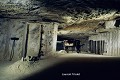 Reconstitution de la technique d'extraction ; La Cave des Roches (Bourré, vallée du Cher, France). Val de Loire 
 carrière 
 outil de carrier 
 vallée du Cher 