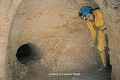 Goulot protégeant une salle de garde (Blésois, France). Blésois 
 centre-ouest 
 souterrain 
 souterrain aménagé 
 souterrain-refuge 