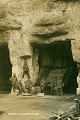 Soldats allemands posant devant les vastes porches des carrières souterraines qui les abritent à Chavigny dans l'Aisne. Photographie envoyée par un soldat de la 3ème compagnie du "Reserve Infanterie Regiment 72" le 6 juin 1915 ;  (France, Première Guerre mondiale). 14-18 
 Aisne 
 archives 
 carrière souterraine 
 creutes 
 première guerre mondiale 
 soldats allemands 
 souterrain
tunnels 